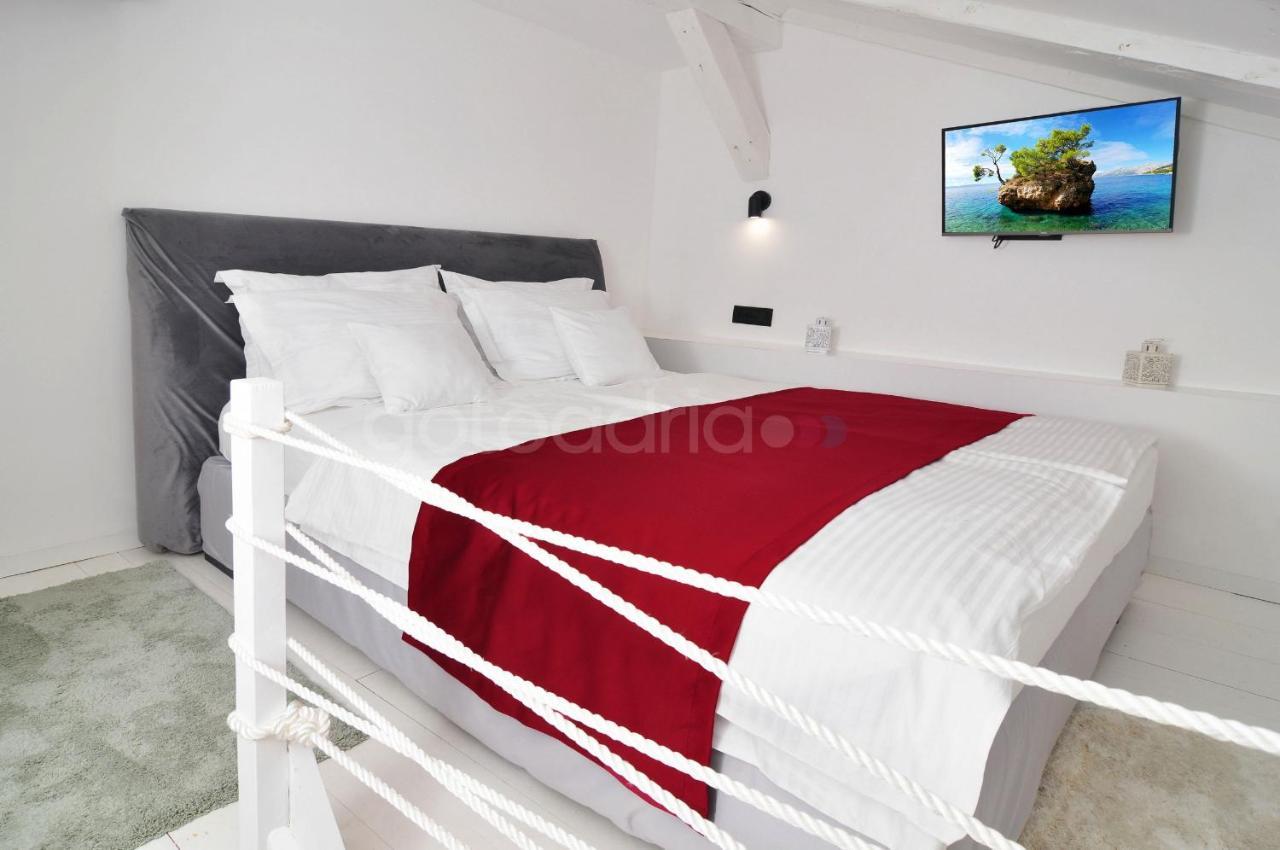 Beachfront Deluxe B&B Makarska Extérieur photo