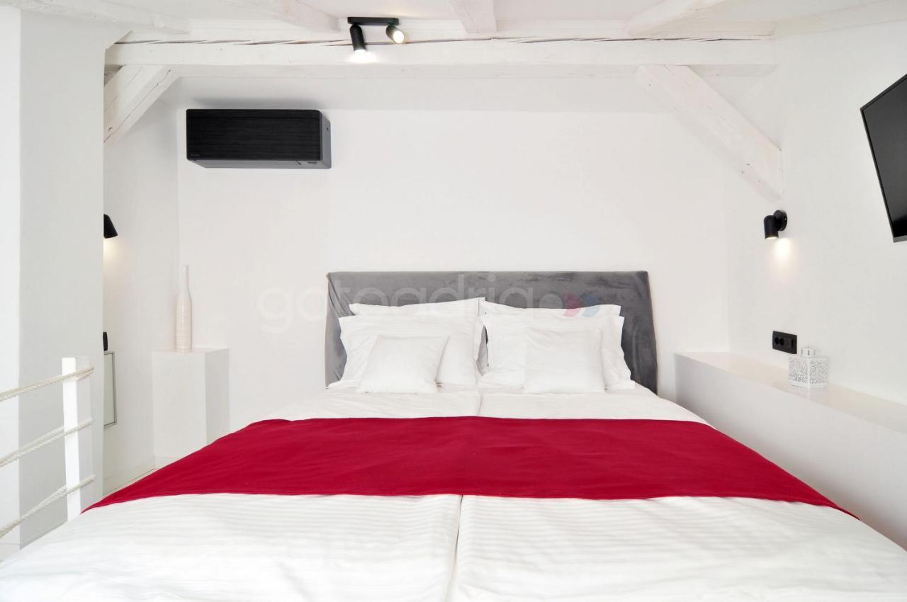 Beachfront Deluxe B&B Makarska Extérieur photo